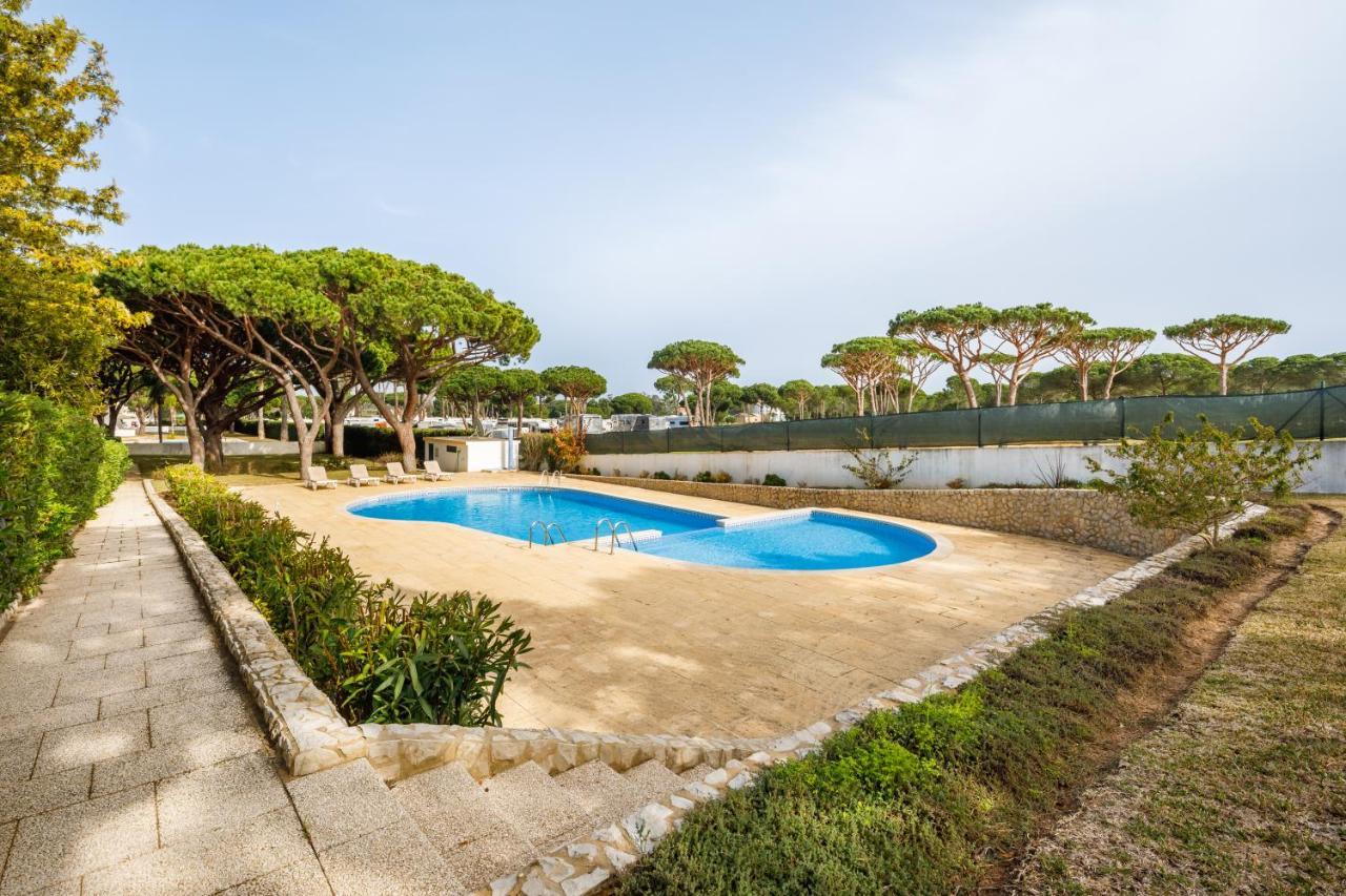 Falésia Beach Villa by The Portuguese Butler Olhos de Agua  Exterior foto