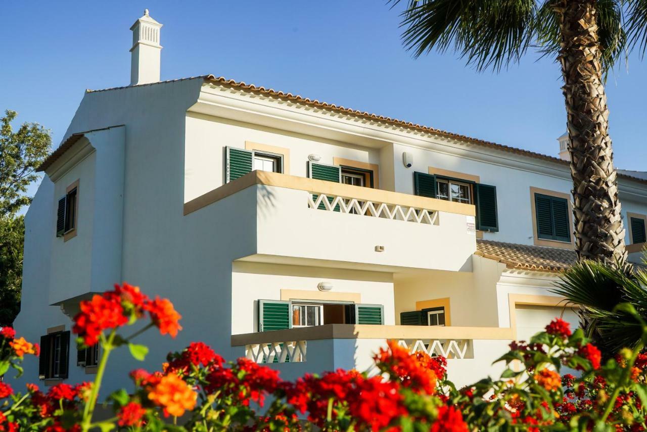 Falésia Beach Villa by The Portuguese Butler Olhos de Agua  Exterior foto